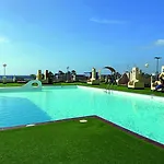 Palm Garden Apartment *