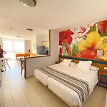 Palm Garden Apartment *